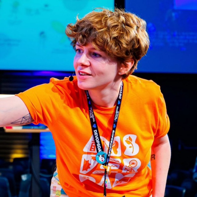 Floor Drees<br>(chair)